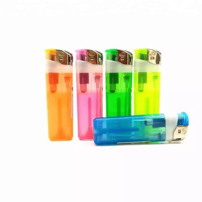 8.0cm Wiederaufladbare elektronische Wiederaufladbare Kunststoffleuchter mit LED-Farben Akzeptieren OEM